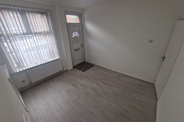 82 Wood Hill, Leicester photo 3