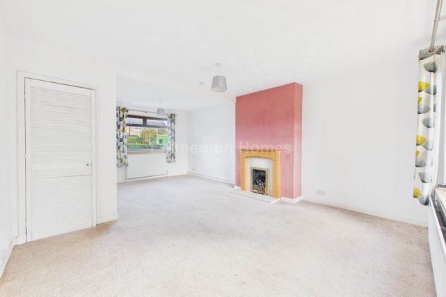 8, Willow Place, Johnstone photo 2