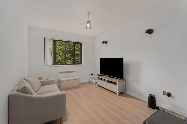 21, Parklands, Banbury photo 2