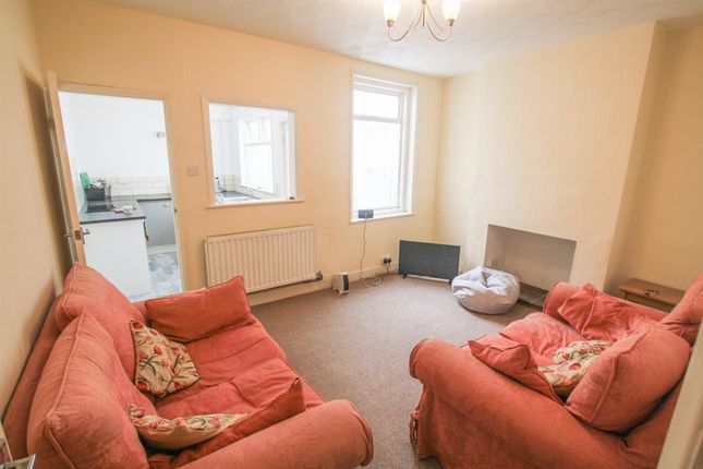 Terraced house to rent in Admiralty Road, Great Yarmouth