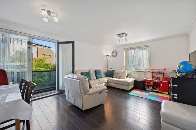 Flat for sale in Oat House, Peacock Close, Mill Hill, London