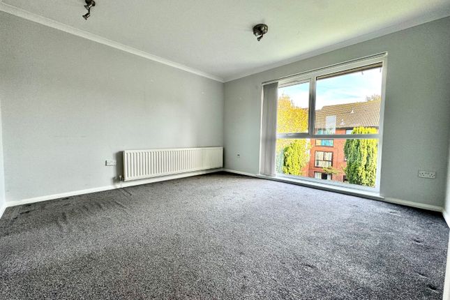 28 Claremont, Laleham Road, Shepperton photo 4