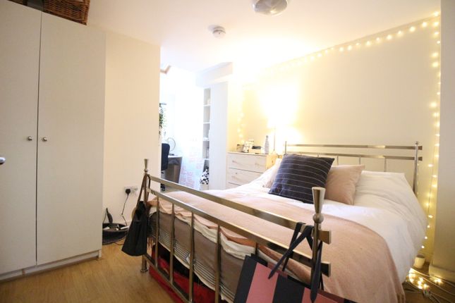 41a, Richards Street(*), Cardiff photo 4