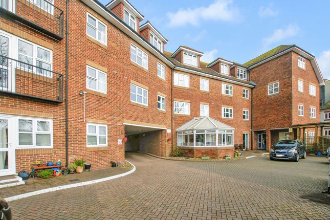 Thumbnail Flat for sale in Prospect Road, Hythe