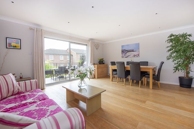 63A, Albert Drive, London photo 3