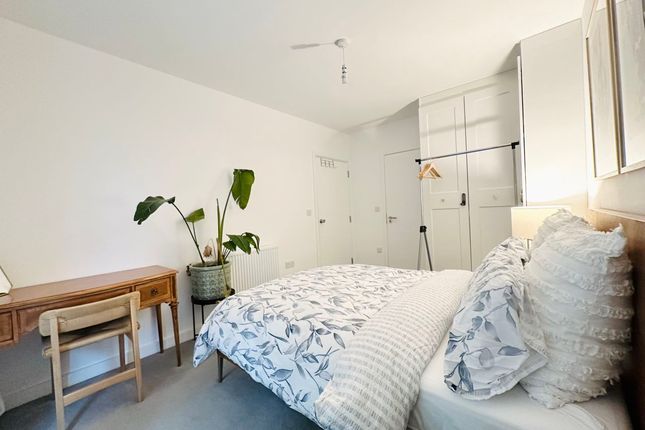 Flat to rent in Austwick Court, London
