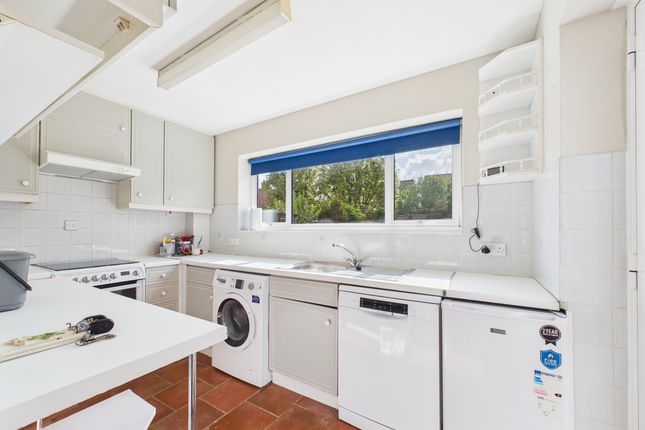 1 Allen Drive, High Wycombe photo 4