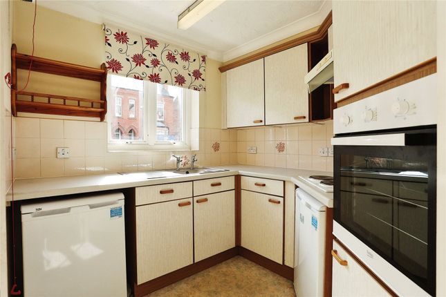 8 Giles Court,, Rectory Road, Nottinghamshire photo 4