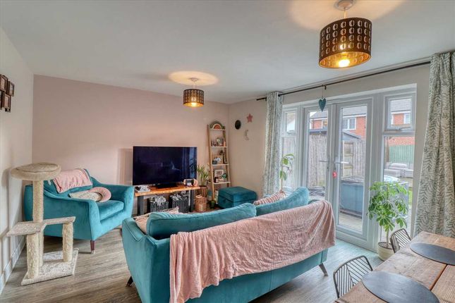 7, Honeypot Way, Walton on the naze photo 2