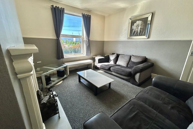 1-bed flat on 28A, Hucknall Lane, NOTTINGHAM, £800/mo