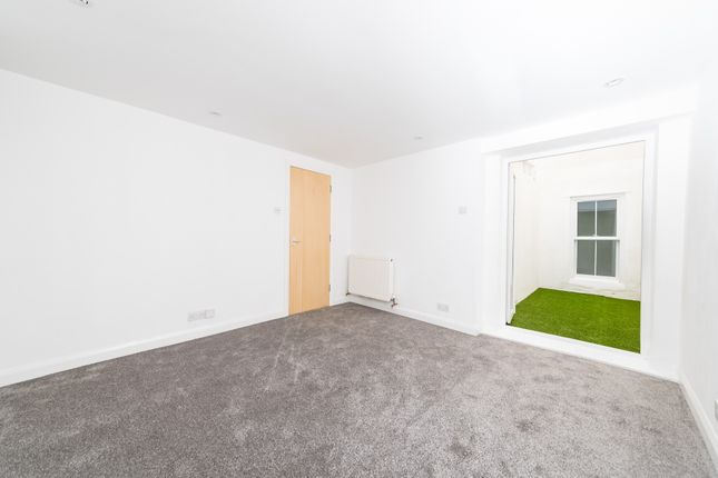 Flat to rent in St Georges Road, Brighton
