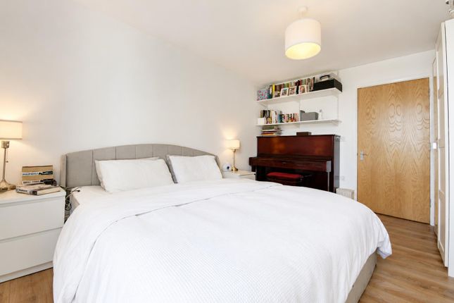 504 Jantzen House, Ealing Road, Brentford photo 3