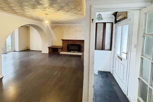 6, Glan Yr Afon, Llanelli photo 5