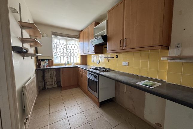Flat 2, Shepherds Court, Sheepcote Road, Windsor photo 2