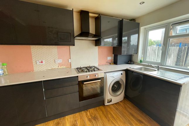 Stunning 4 Bedroom Semi Detached House For Rent In Ub5