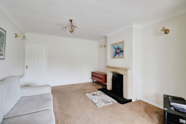 10, Barncombe Close, Benfleet photo 4