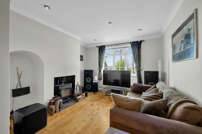 33, Fox Lane, Keston photo 3