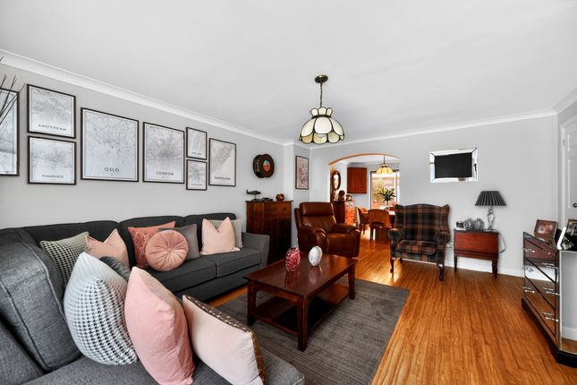 4, Flagstaff Road, Waltham Abbey photo 2