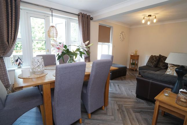 29, Rush Croft, Bradford photo 5