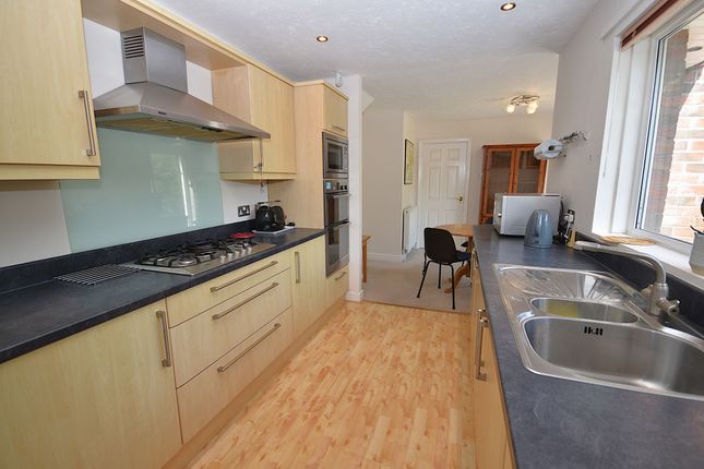 18 Sutherland Drive, Macclesfield photo 3