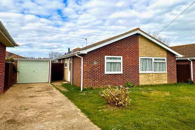 Detached bungalow to rent in 31 Denny's Close, Selsey, Chichester, West Sussex PO20