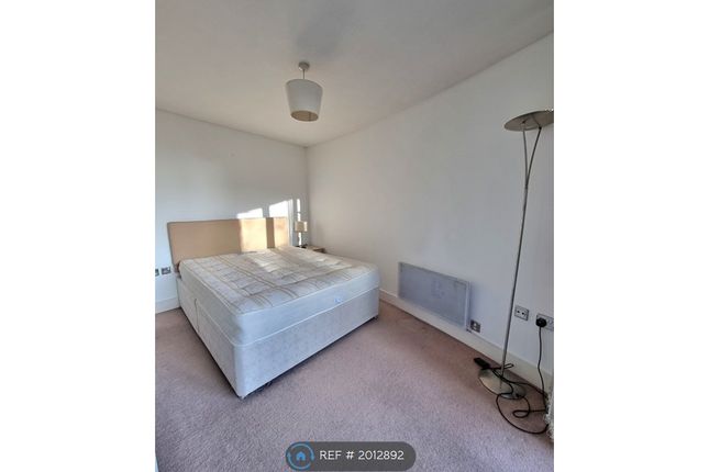 Flat to rent in Angel Southside, London