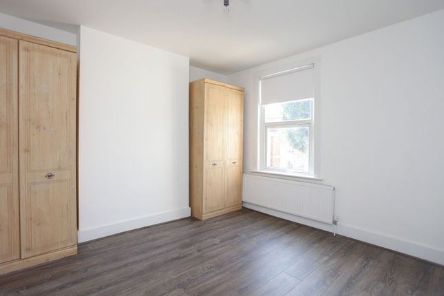 Ravenshurst Avenue, Hendon photo 4