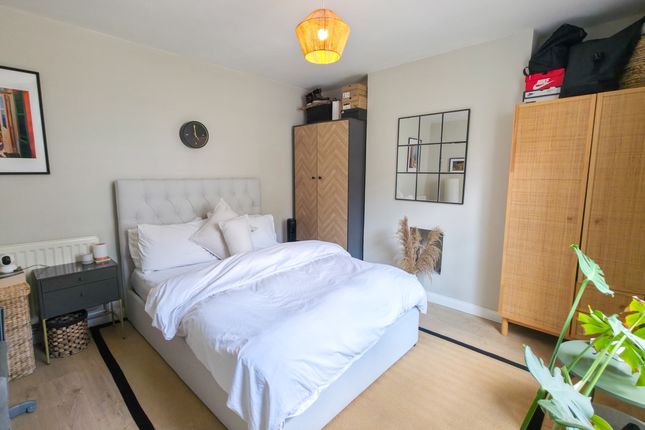 17a, Elmdene Road, London photo 3