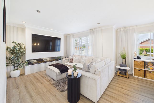 31 Sandpiper Crescent, Coatbridge photo 2