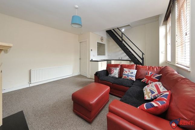 Thumbnail Maisonette to rent in Collingwood Street, South Shields
