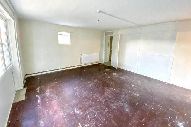 Flat 1 Goldney House, Corsham, Wiltshire SN13 0AU photo 3