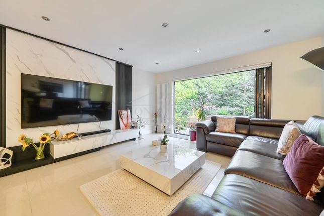 14, Fallowfield, Stanmore photo 4