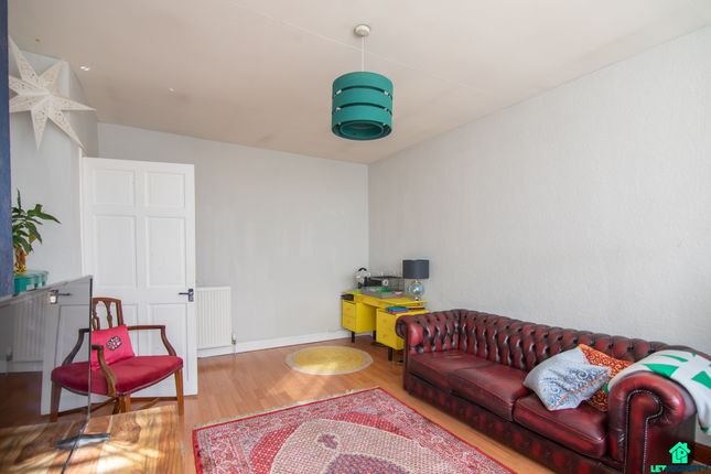 Flat for sale in Thornwood Place, Glasgow