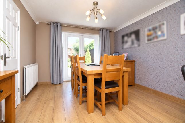 5, Ash Croft, Atherstone photo 4