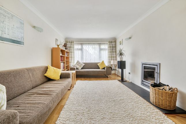 9, Lingholm Way, Barnet photo 4