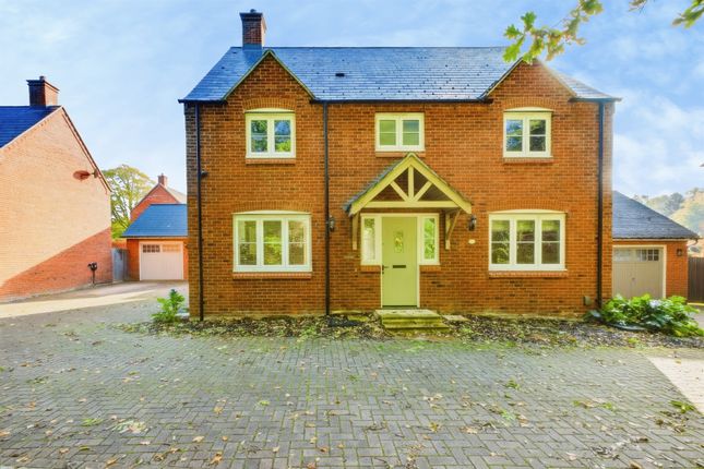 3-bed detached on Bath Meadow, Towcester, £530,000