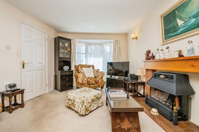 11, Broadmeadow Lane, Warwickshire photo 2