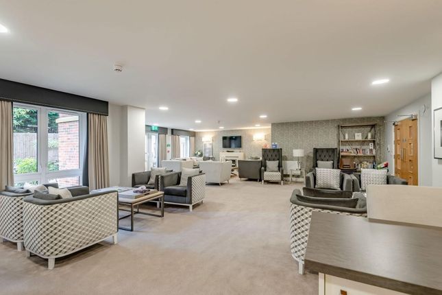 8519458-Interior26 (Medium).Jpg
