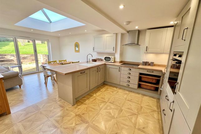 The Mount, Newport Road, Niton photo 4