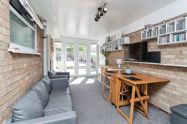 29, Inglemere Drive, Stafford photo 4