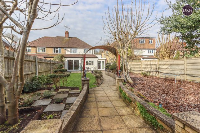 13, Gade Avenue, Hertfordshire photo 3