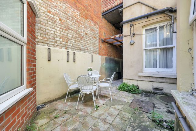 3 Lechmere Road, London photo 4