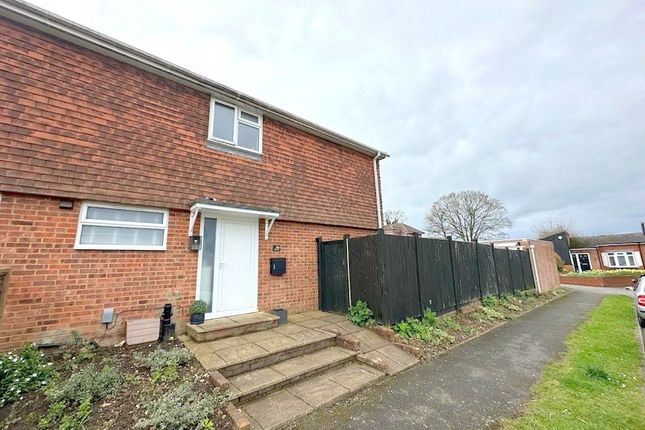 Maisonette to rent in Dawnay Road, Great Bookham, Leatherhead