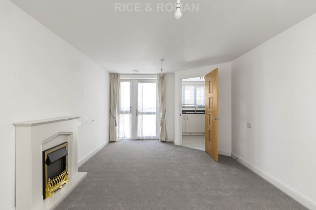 24 Edward Place, Churchfield Road, Walton On Thames photo 2