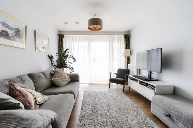 Thumbnail Flat for sale in 178 Beaumont Road, London