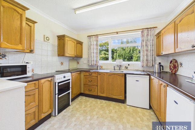 4, Whiston Drive, Filey photo 2