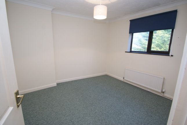 Flat 2, 30, Eastfield Road, Andover photo 3