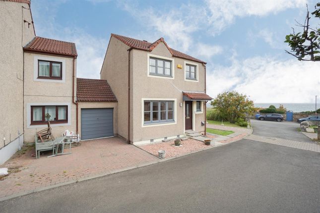 1 Front Of Property Showing Garage.Jpg