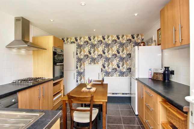 54, Dowgate Close, Tonbridge photo 4