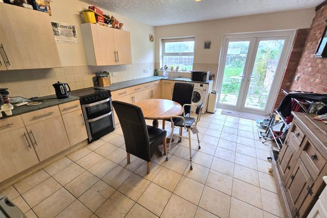 2 Seamans Cottages, Sidegate Road, Great Yarmouth photo 3